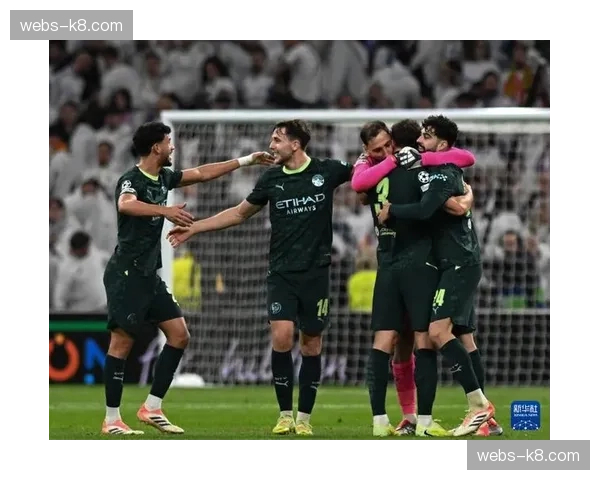 维尼修斯进球后指向耳朵,伯纳乌响起震耳欢呼 维尼修斯进球后指向耳朵,伯纳乌响起震耳欢呼