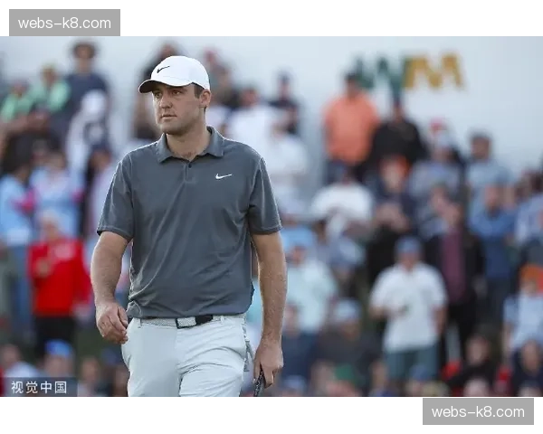 戴尔科技比洞赛，一记长达60英尺的小鸟推让马特·菲茨帕特里克振臂怒吼