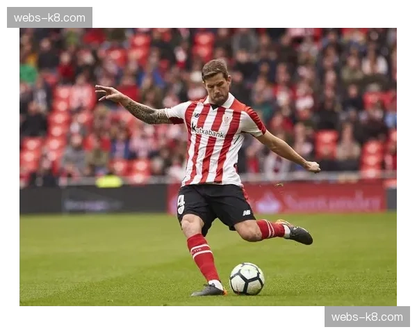 官方：毕尔巴鄂竞技与33岁队长伊尼戈·马丁内斯续约一年